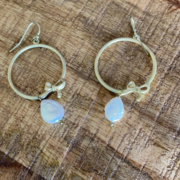 Earrings - Picture 1 of 1